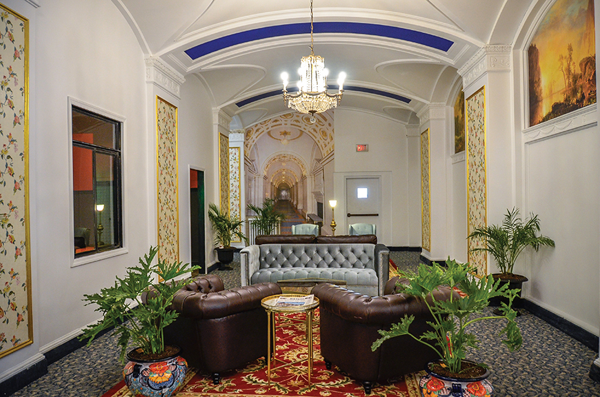 Roomlaut Castleton Lobby Commercial Staging