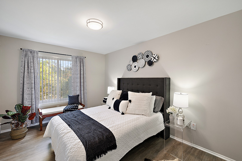 Roomlaut Maplebrook Birch Apartment Commercial Staging Roomlaut Maplebrook Birch Apartment Commercial