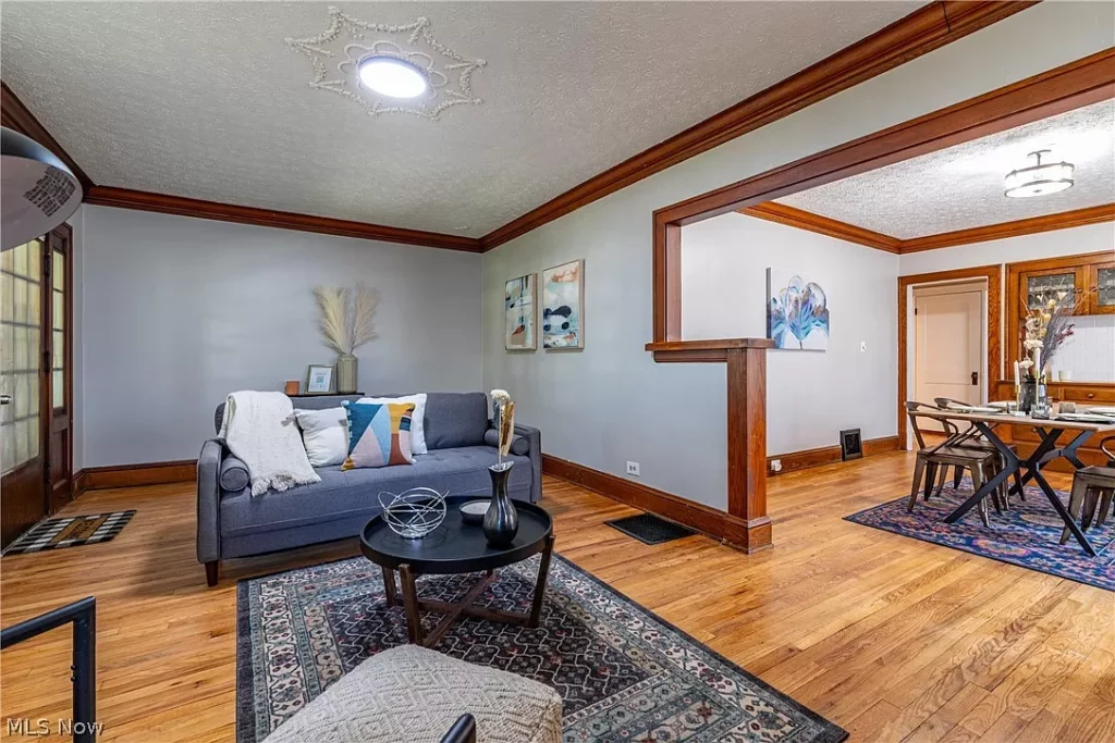 3693 West 140th Street Residential Staging by Roomlaut 3693 West 140th Street Residential Staging