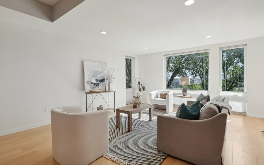 2074 West 17th