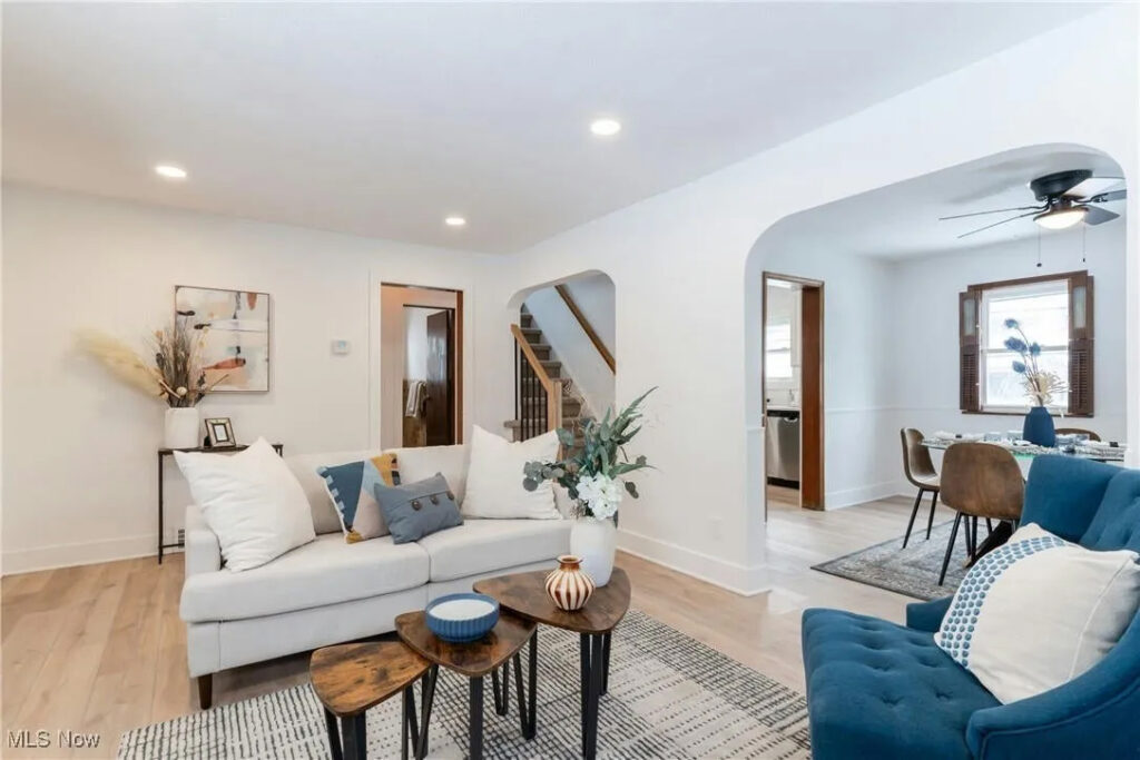 10020 McCracken Blvd. Residential Staging by Roomlaut 10020 McCracken Blvd. Residential Staging