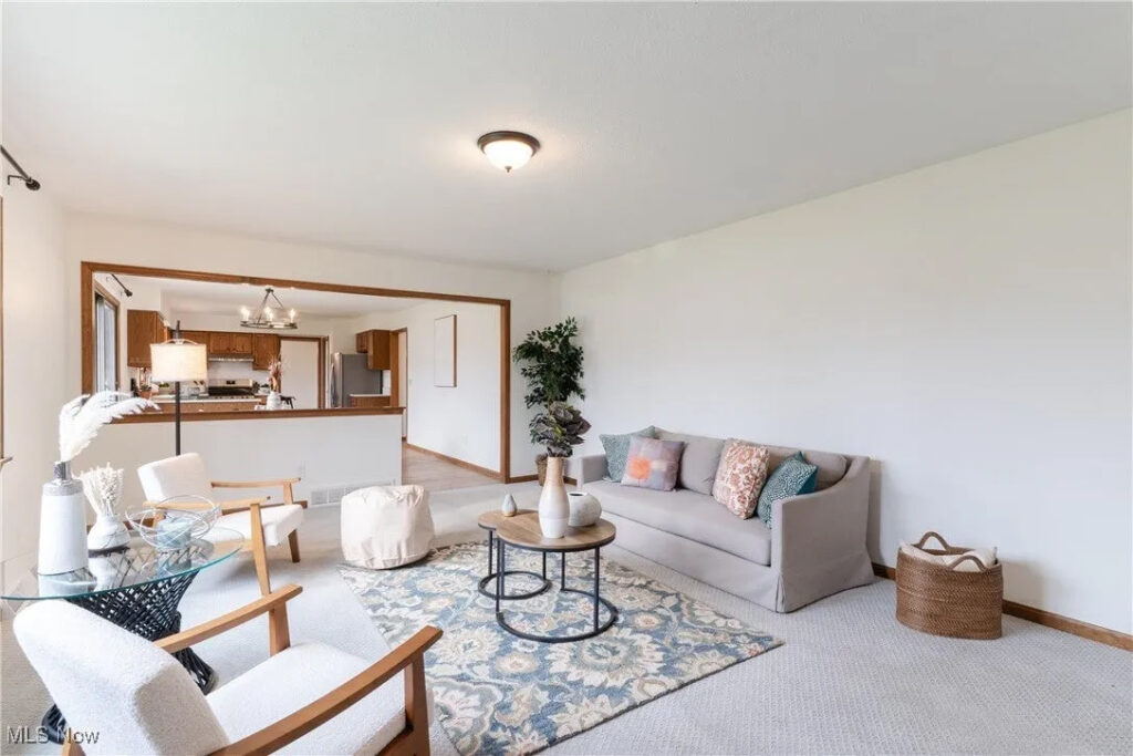 14132 Harborview Oval Residential Staging by Roomlaut 14132 Harborview Oval Residential Staging