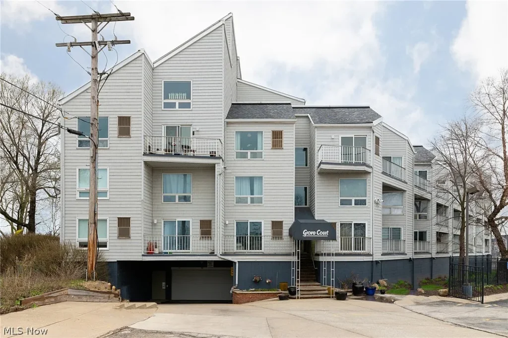 1900 Grove Ct #113 Roomlaut Assessment 2022 1900 Grove Ct #113 Assessment 2022
