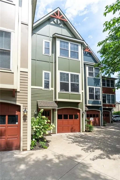 2397 Tremont Ave Roomlaut Assessment 2017 2397 Tremont Ave. Assessment 2017